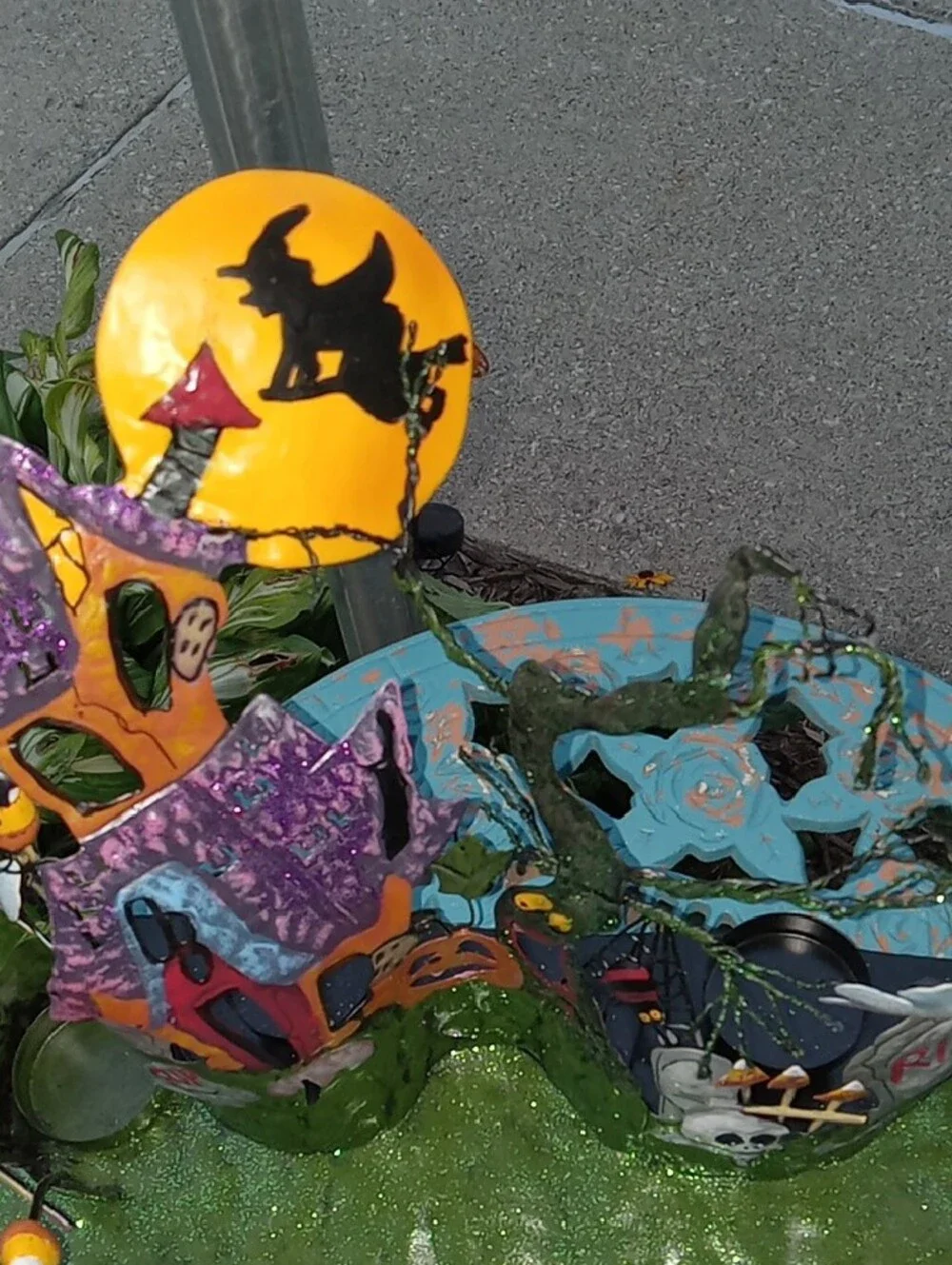 Halloween Haunted House Tabletop Décor - Green and Purple All Metal